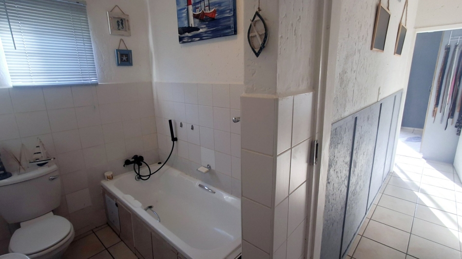 2 Bedroom Property for Sale in Vaalpark Free State